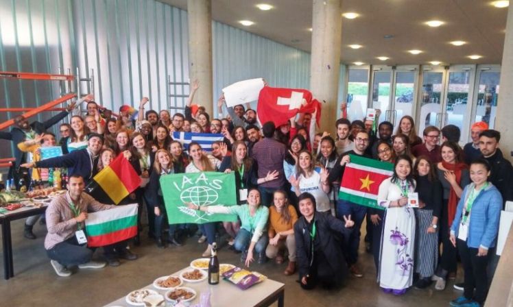 ^D4E4178781DC98572CC677AAF571A041953033BB0604917B46^pimgpsh_fullsize_distr